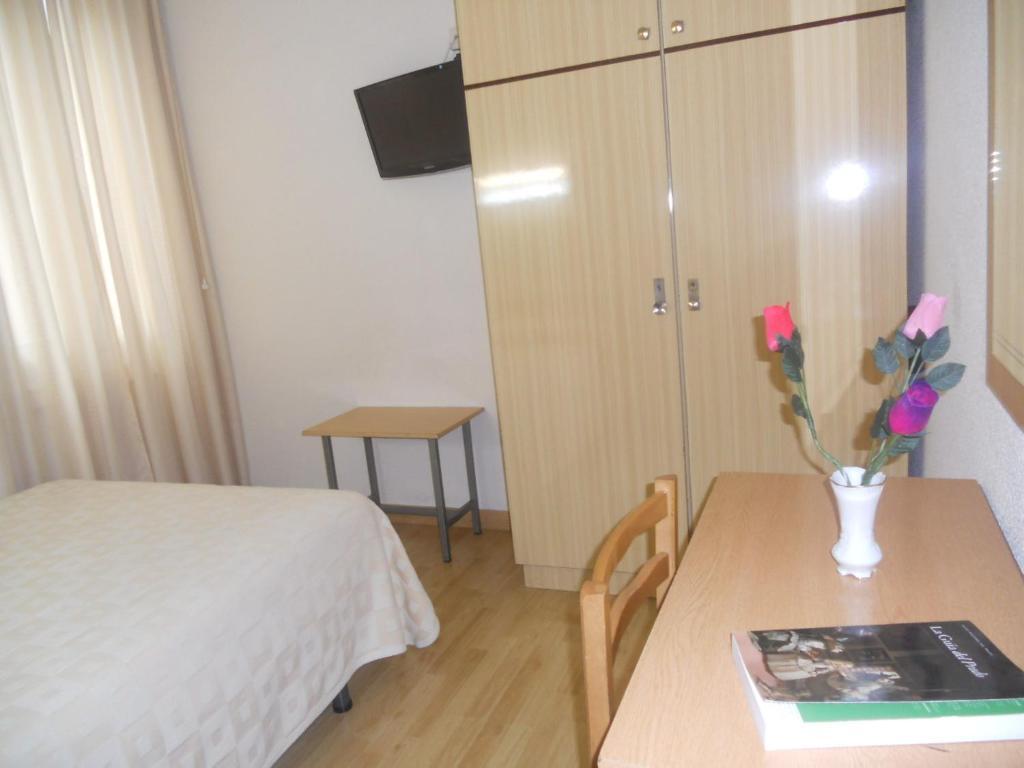 Hostal Olga Madrid Værelse billede