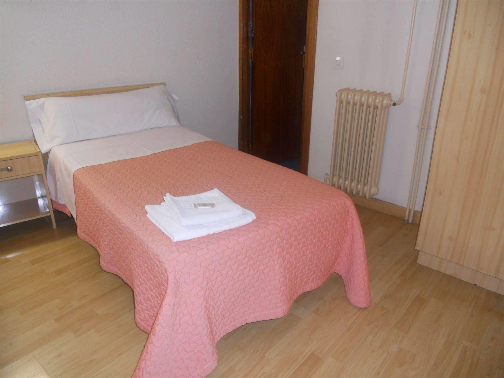 Hostal Olga Madrid Eksteriør billede