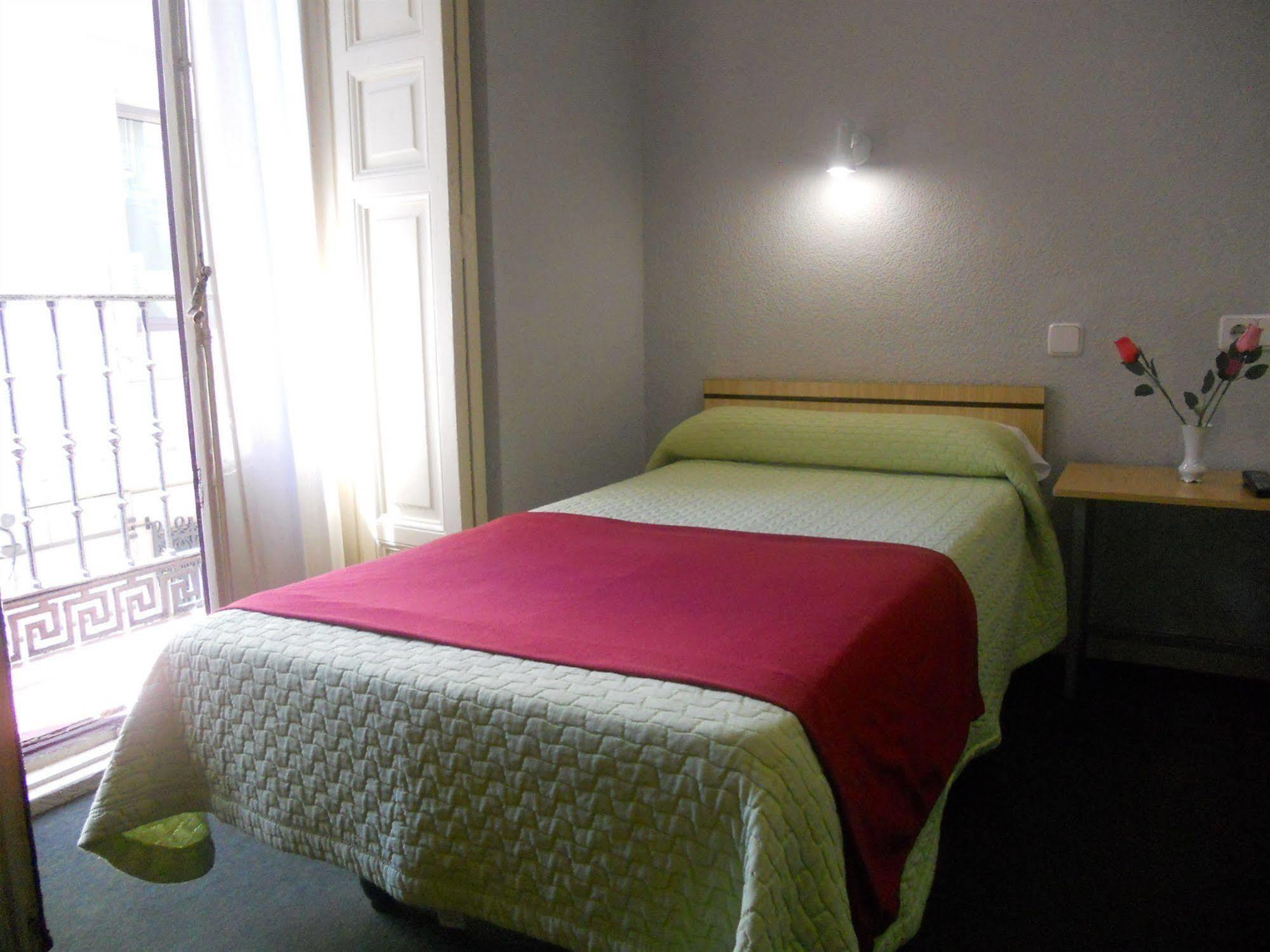 Hostal Olga Madrid Eksteriør billede