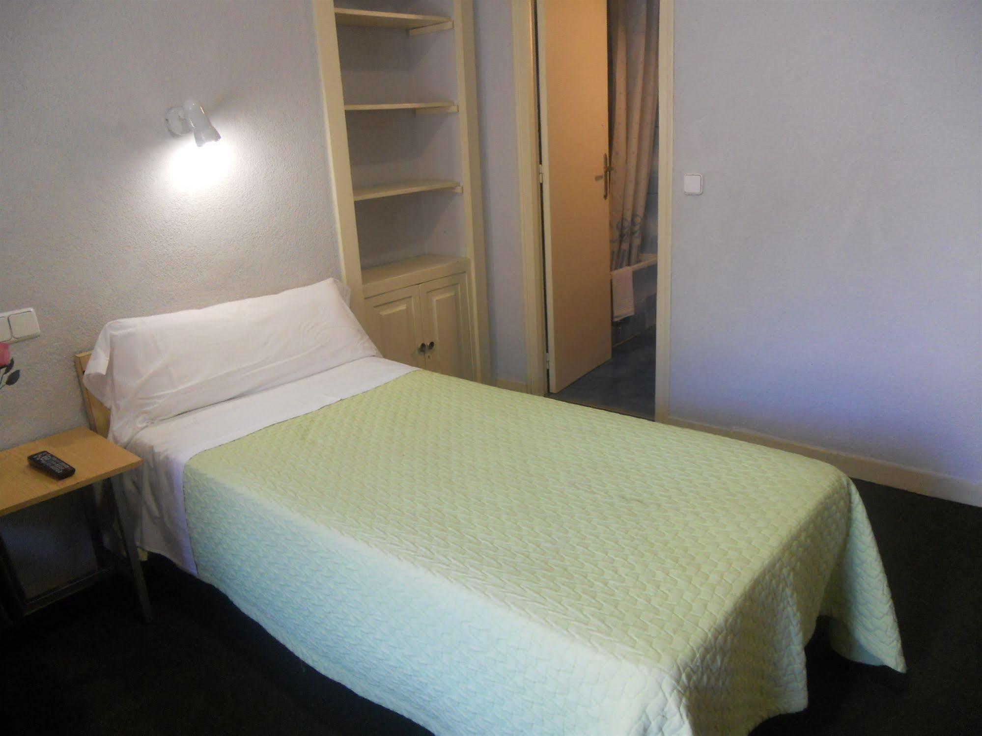 Hostal Olga Madrid Eksteriør billede