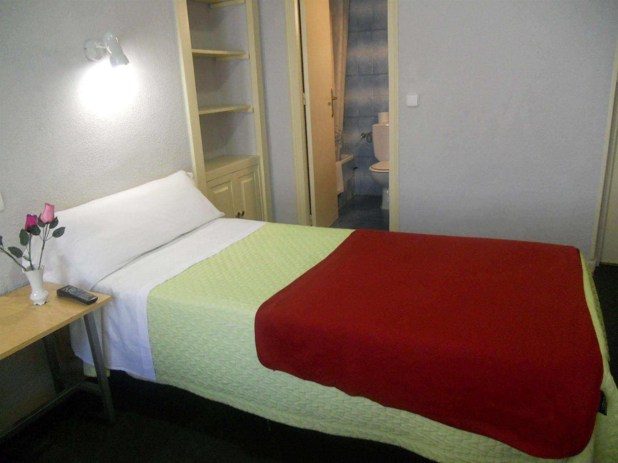 Hostal Olga Madrid Eksteriør billede