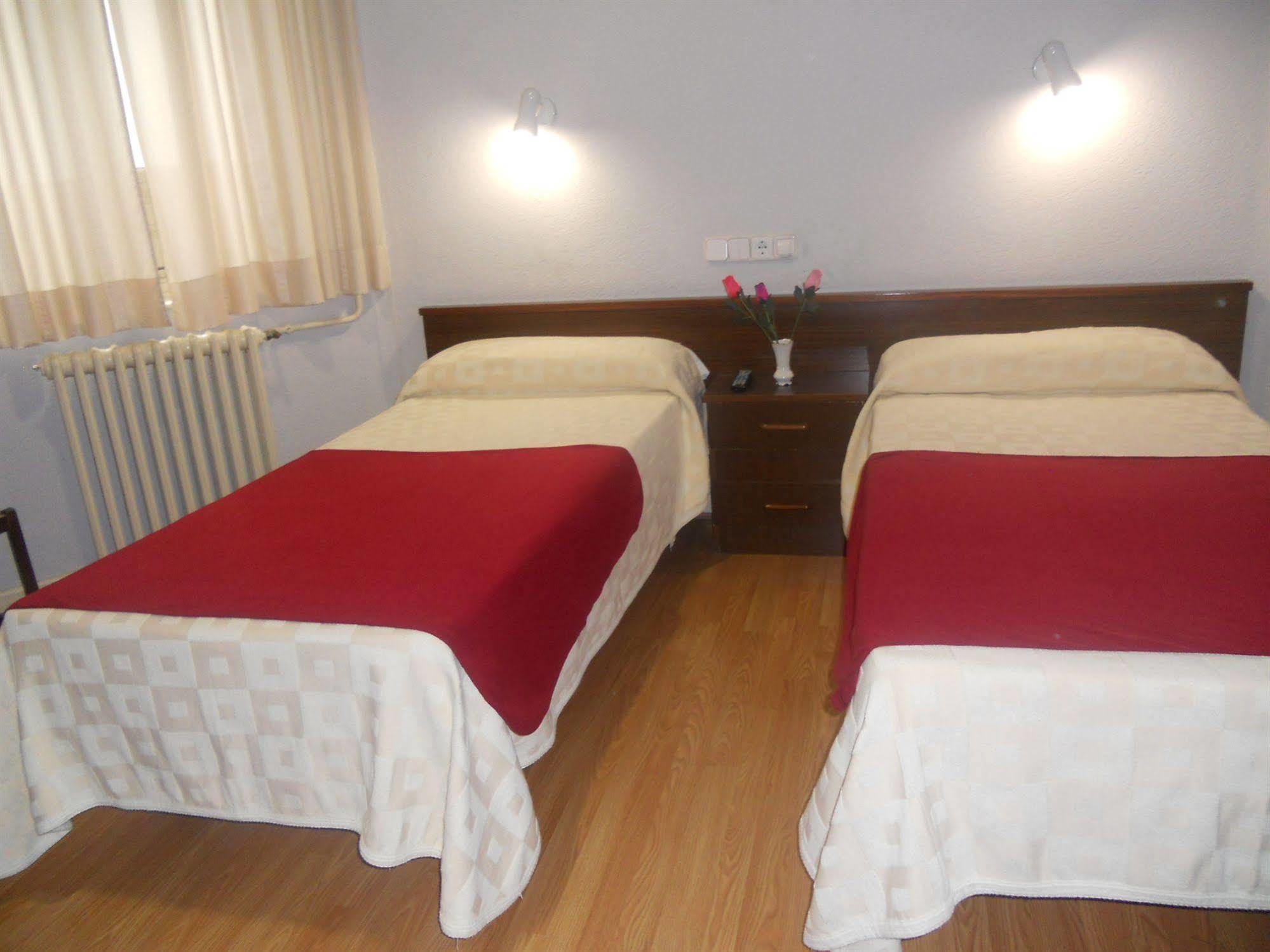Hostal Olga Madrid Eksteriør billede