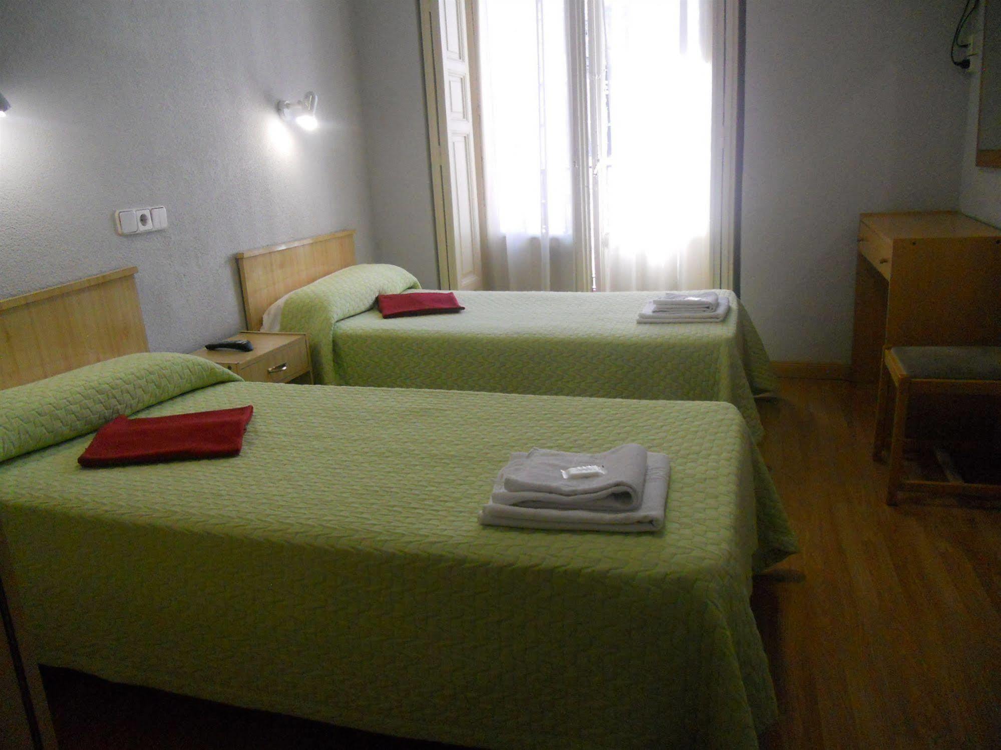 Hostal Olga Madrid Eksteriør billede