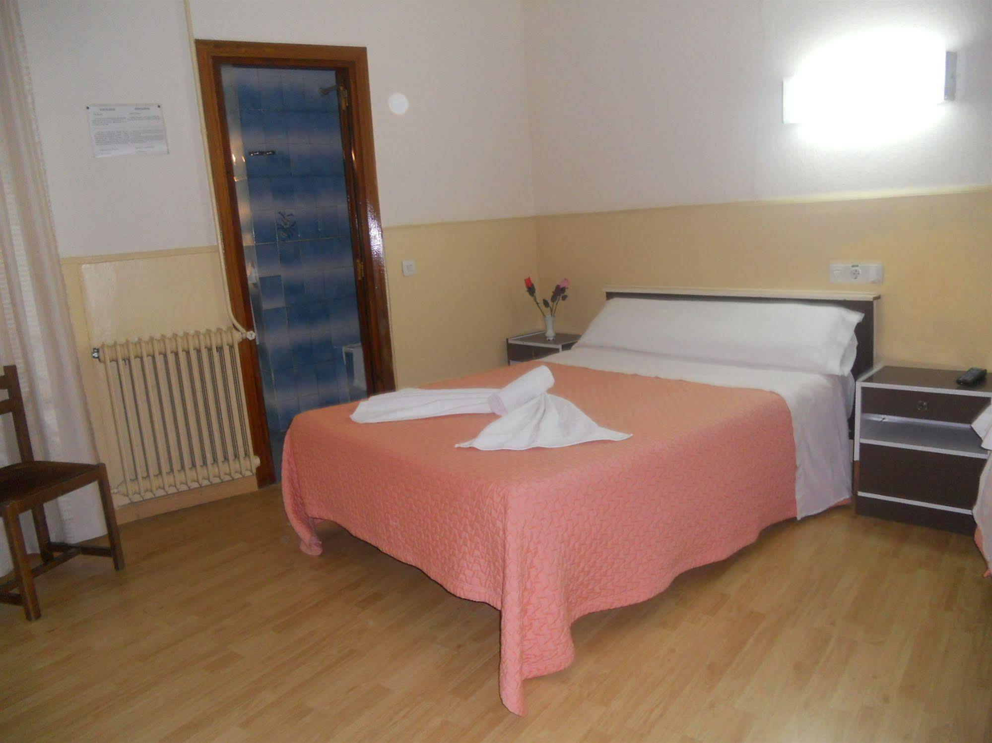 Hostal Olga Madrid Eksteriør billede